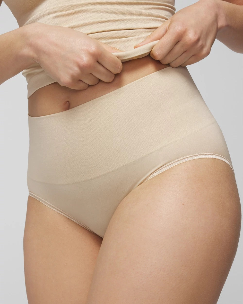 Soma Seamless Ultralight Smoothing Brief