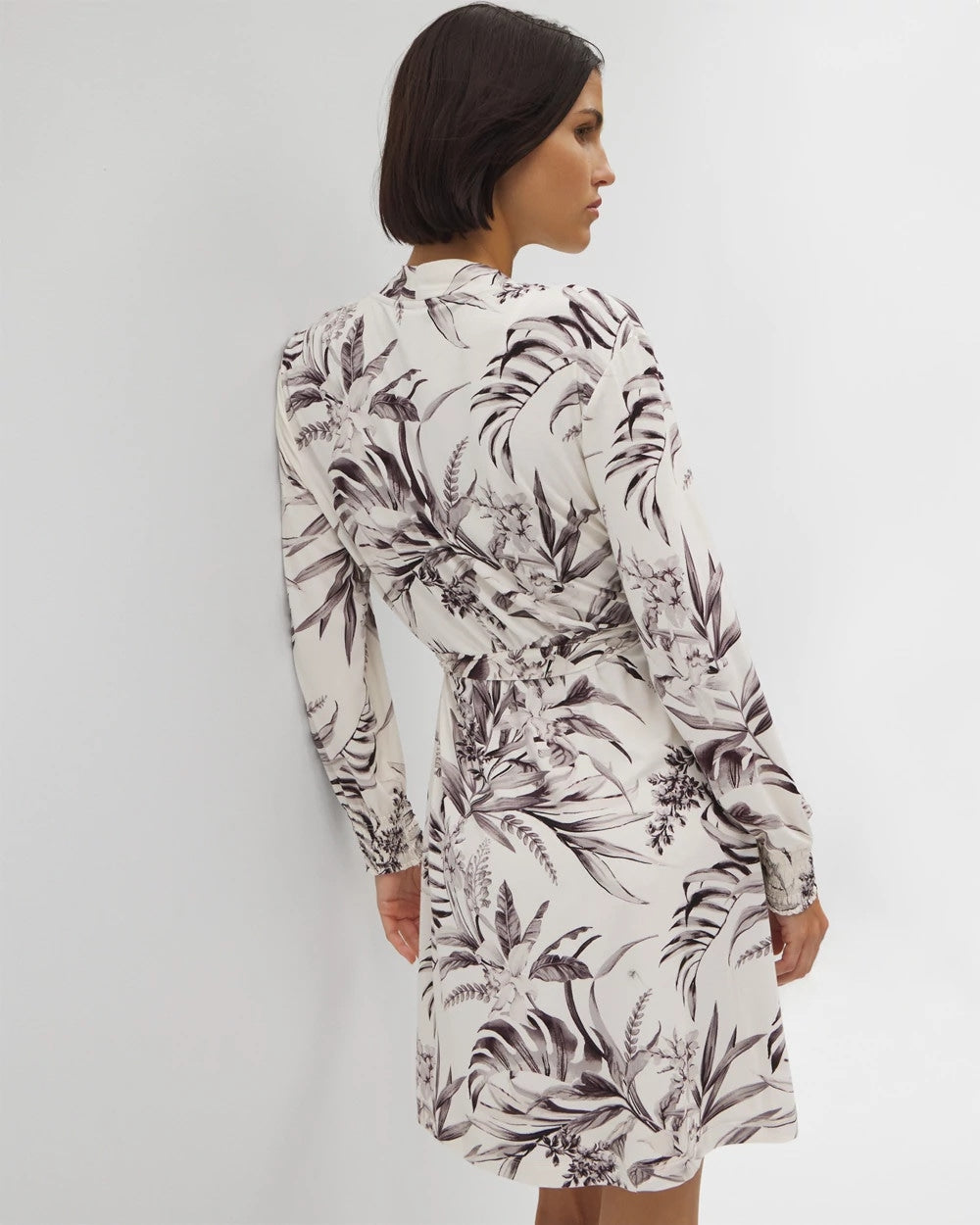 Soma Long-Sleeve Short Robe