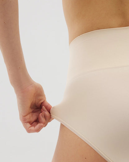 Soma Mid-Level Shaping Seamless Brief