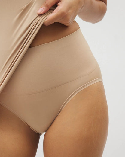 Soma Mid-Level Shaping Seamless Brief