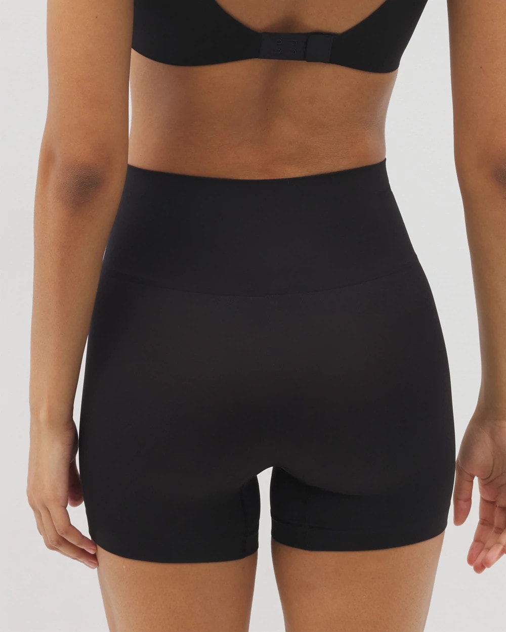 Soma Mid-Level Shaping Seamless Shorts