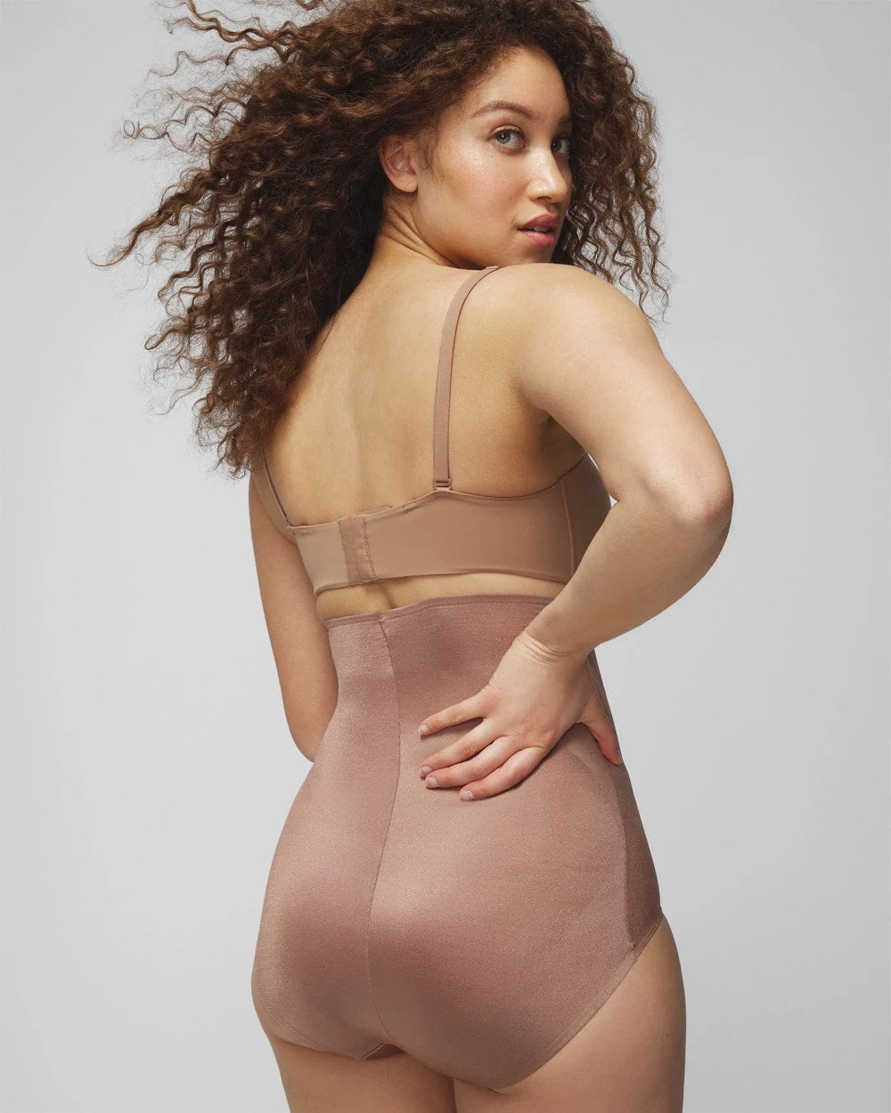Soma Mid-Level Shaping Vanishing Edge High-Waist Brief